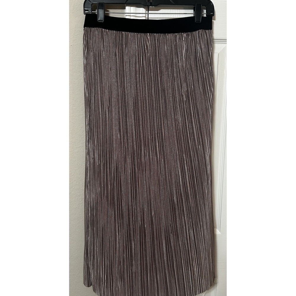 RD + KOKO Metallic Pleated fabric with black elastic waistband Size medium